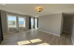 627 W Marine Dr, Astoria, OR 97103 - Photo 4