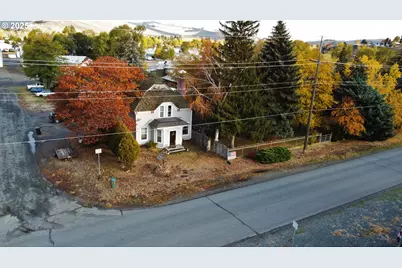 1490 10th St, Baker City, OR 97814 - Photo 4