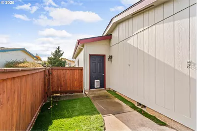 4055 Royal Ave #107, Eugene, OR 97402 - Photo 32