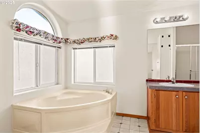 4055 Royal Ave #107, Eugene, OR 97402 - Photo 12