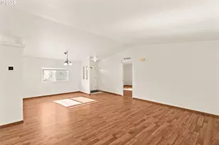 4055 Royal Ave, Eugene, OR 97402 - Photo 8