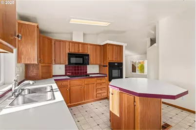 4055 Royal Ave #107, Eugene, OR 97402 - Photo 18