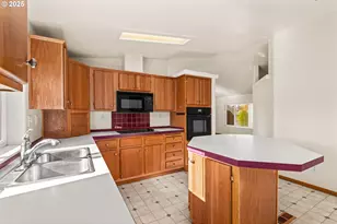 4055 Royal Ave, Eugene, OR 97402 - Photo 18