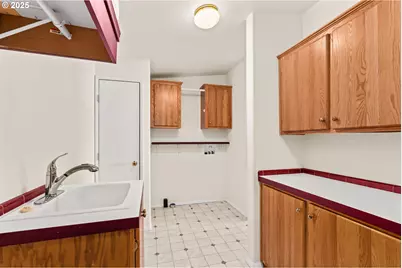 4055 Royal Ave #107, Eugene, OR 97402 - Photo 28