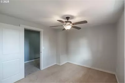 330 Patricia Dr, Gladstone, OR 97027 - Photo 32