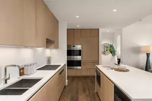 550 SW 10th Ave, Portland, OR 97205 - Photo 8