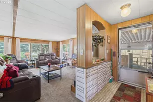 1999 Jansen Way, Woodburn, OR 97071 - Photo 8