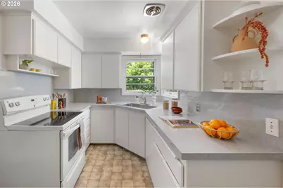 3814 NE Simpson St, Portland, OR 97211 - Photo 8