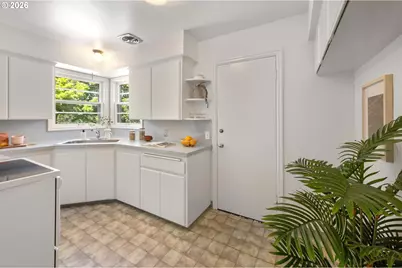 3814 NE Simpson St, Portland, OR 97211 - Photo 10