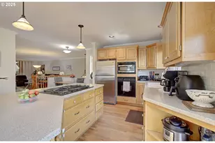 14842 NE Rose Pkwy, Portland, OR 97230 - Photo 8