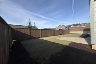 8773 N Hollingsworth St, Camas, WA 98607 - Photo 2