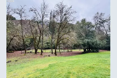 5089 N Myrtle Rd, Myrtle Creek, OR 97457 - Photo 2
