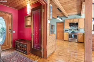 2052 S Shasta Loop, Eugene, OR 97405 - Photo 10