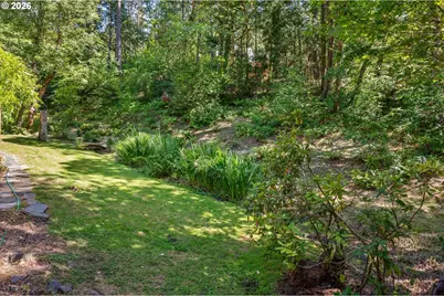 2052 S Shasta Loop, Eugene, OR 97405 - Photo 46