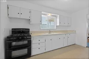 1435 NE 10th St, Lincoln City, OR 97367 - Photo 8