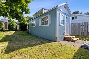 1435 NE 10th St, Lincoln City, OR 97367 - Photo 20