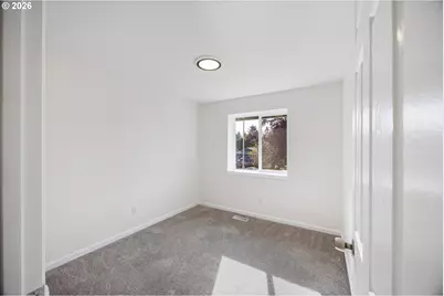 5017 NE Emerson Ct, Portland, OR 97218 - Photo 16