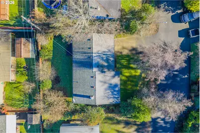 942 E 13th St, Coquille, OR 97423 - Photo 32