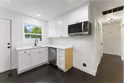 2333 SE 124th Ave, Portland, OR 97233 - Photo 8