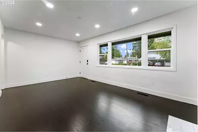 2333 SE 124th Ave, Portland, OR 97233 - Photo 6