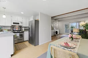 19727 NW Quail Hollow Dr, Portland, OR 97229 - Photo 10