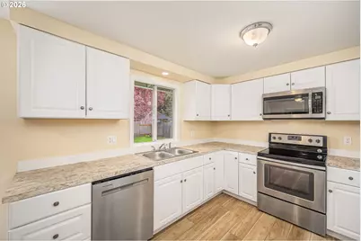 425 Autumn Ave, Eugene, OR 97404 - Photo 8