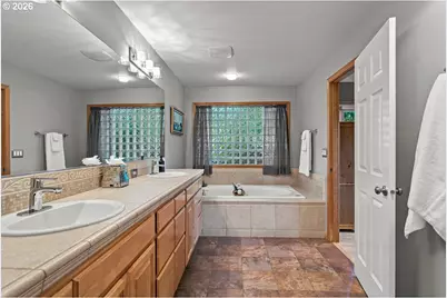 514 NE 49th Ave, Hillsboro, OR 97124 - Photo 24