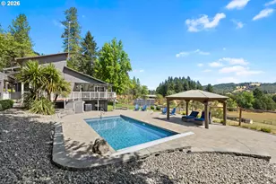 311 CloverLeaf St, Roseburg, OR 97471 - Photo 36