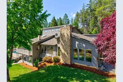 311 Clover Leaf St, Roseburg, OR 97471 - Photo 4