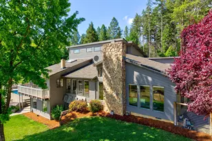 311 CloverLeaf St, Roseburg, OR 97471 - Photo 4