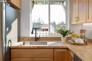 172 Oakleigh Ln, Eugene, OR 97404 - Photo 12