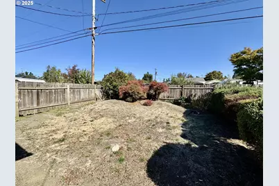 1915 Carter Ln, Springfield, OR 97477 - Photo 24