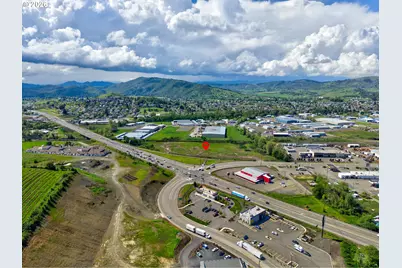 4553 Old Highway 99 S, Roseburg, OR 97471 - Photo 38