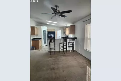 4875 NE Wyoming Cir, Salem, OR 97305 - Photo 6