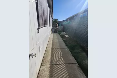 4875 NE Wyoming Cir, Salem, OR 97305 - Photo 20