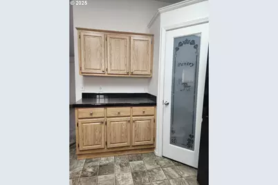 4875 NE Wyoming Cir, Salem, OR 97305 - Photo 12