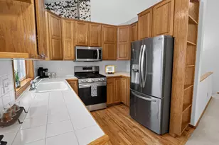 16687 NE Halsey St, Portland, OR 97230 - Photo 8