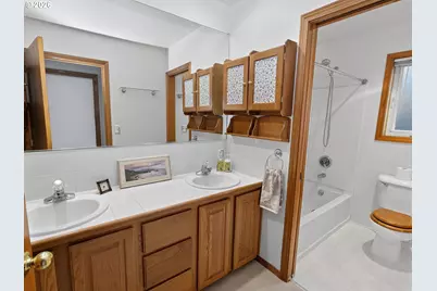 16687 NE Halsey St, Portland, OR 97230 - Photo 22