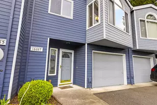 16687 NE Halsey St, Portland, OR 97230 - Photo 2