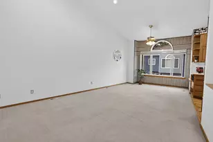 16687 NE Halsey St, Portland, OR 97230 - Photo 4