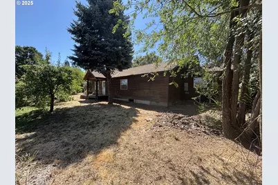 1931 Sleepy Hollow Loop, Grants Pass, OR 97527 - Photo 2