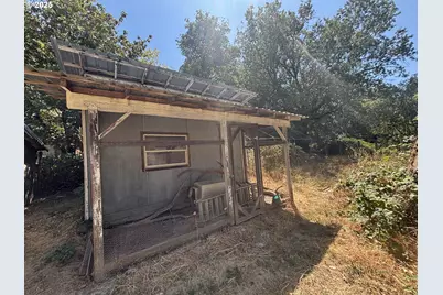1931 Sleepy Hollow Loop, Grants Pass, OR 97527 - Photo 16