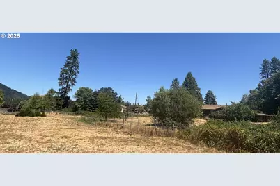 1931 Sleepy Hollow Loop, Grants Pass, OR 97527 - Photo 32