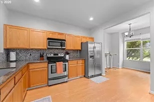 223 NE 76th Ave, Hillsboro, OR 97124 - Photo 2