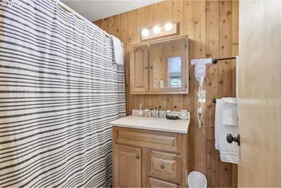54444 McKenzie River Dr, Blue River, OR 97413 - Photo 22