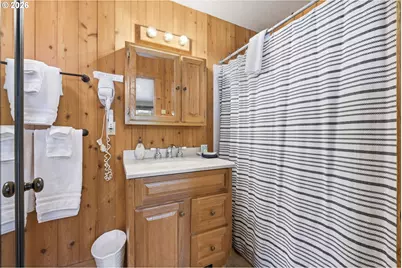 54444 McKenzie River Dr, Blue River, OR 97413 - Photo 20