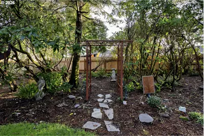 2060 20th St, Florence, OR 97439 - Photo 30