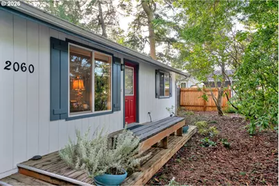 2060 20th St, Florence, OR 97439 - Photo 2