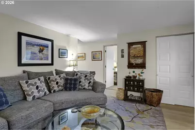 2060 20th St, Florence, OR 97439 - Photo 6