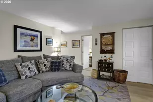 2060 20th St, Florence, OR 97439 - Photo 6